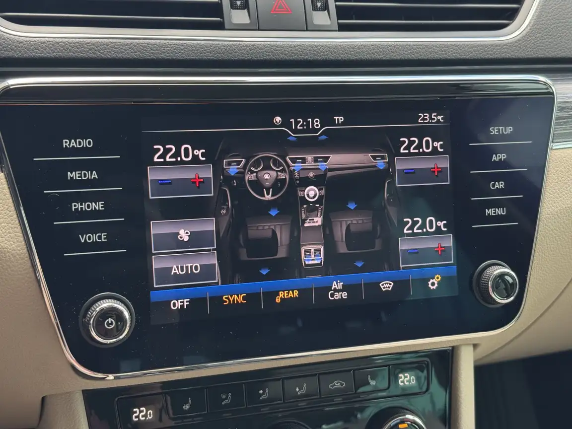 SKODA SUPERB