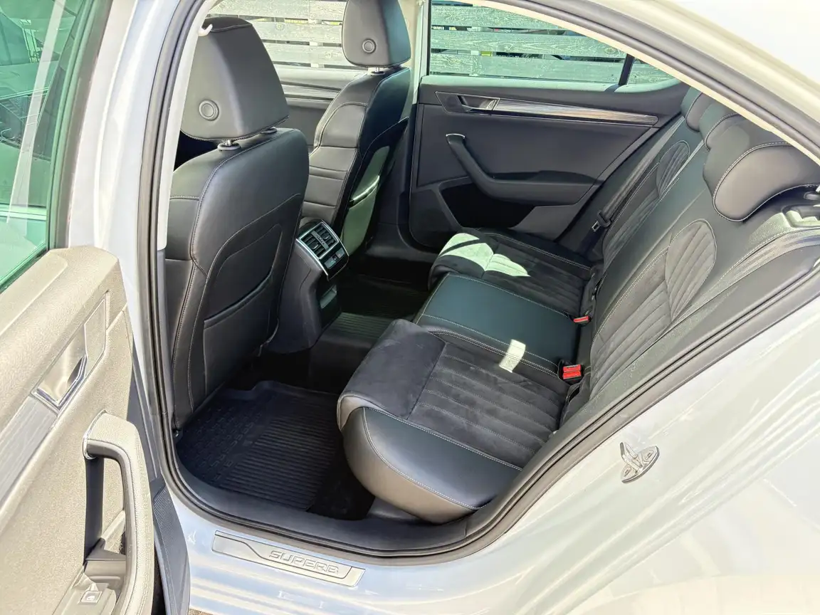 SKODA SUPERB