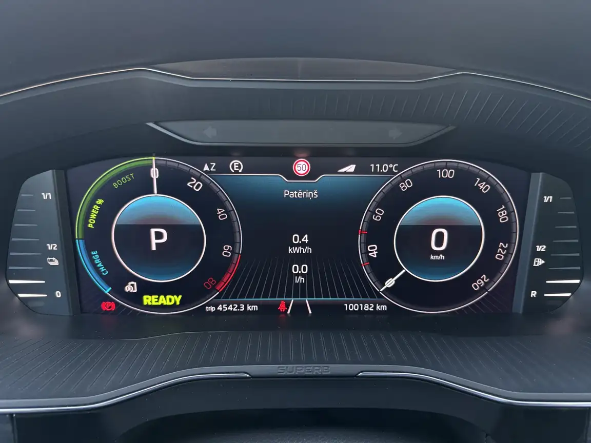 SKODA SUPERB