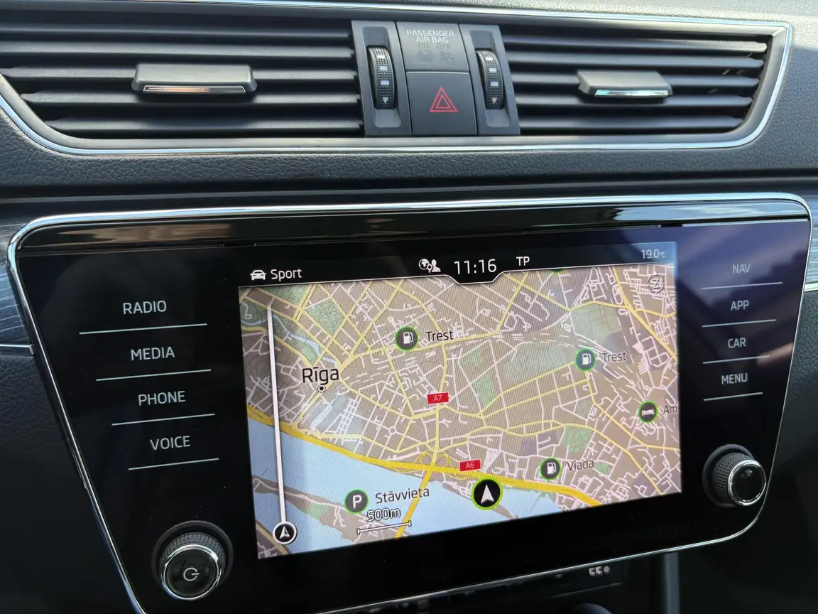 SKODA SUPERB