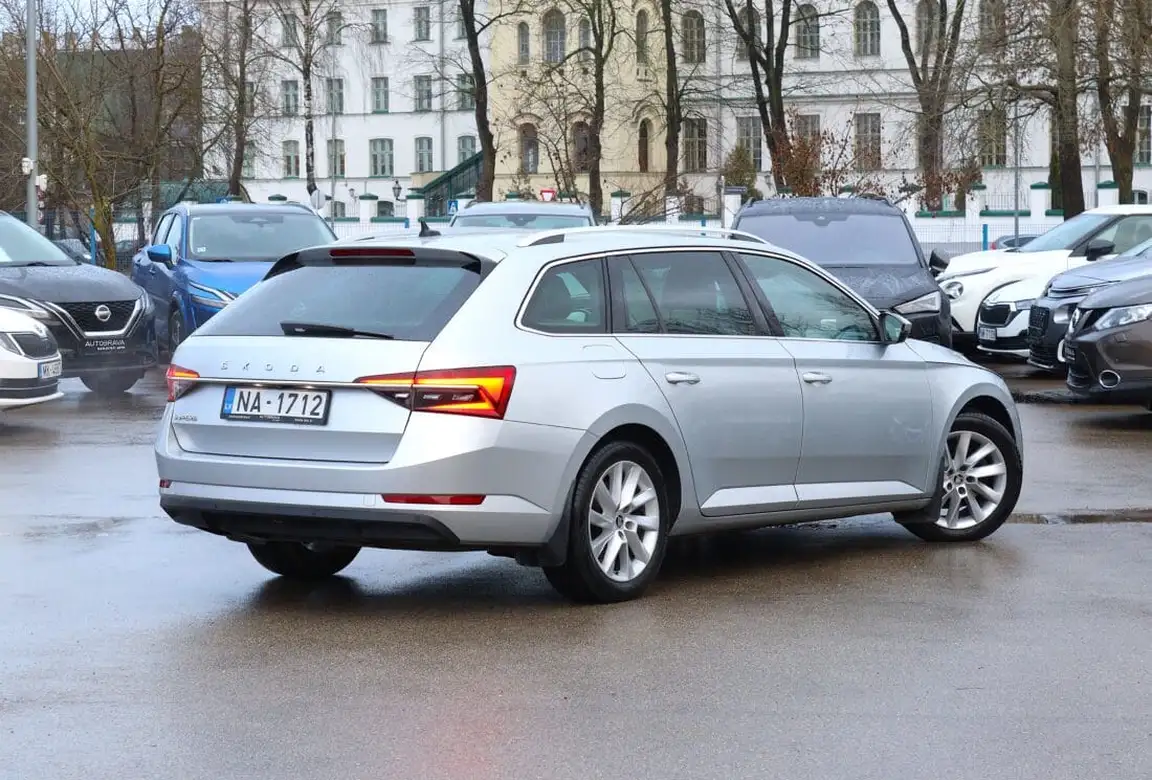 SKODA SUPERB