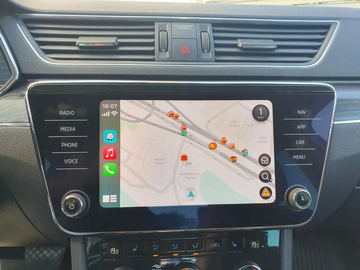 SKODA SUPERB