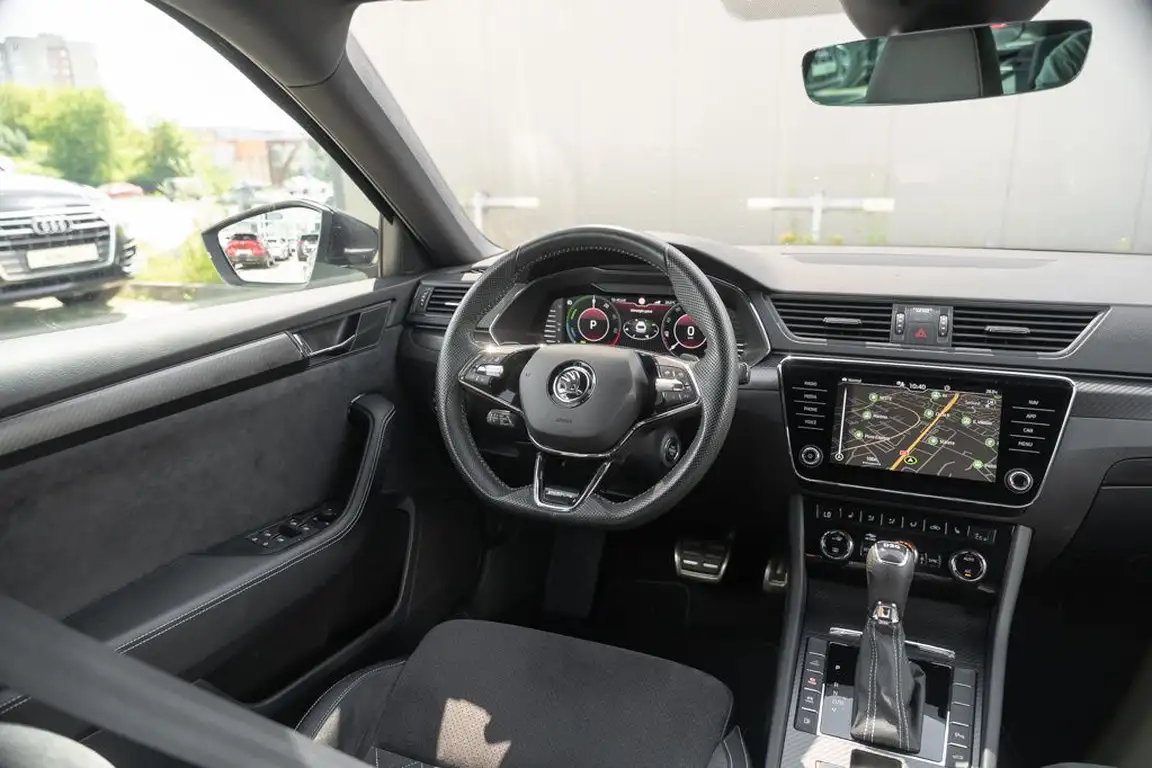 SKODA SUPERB
