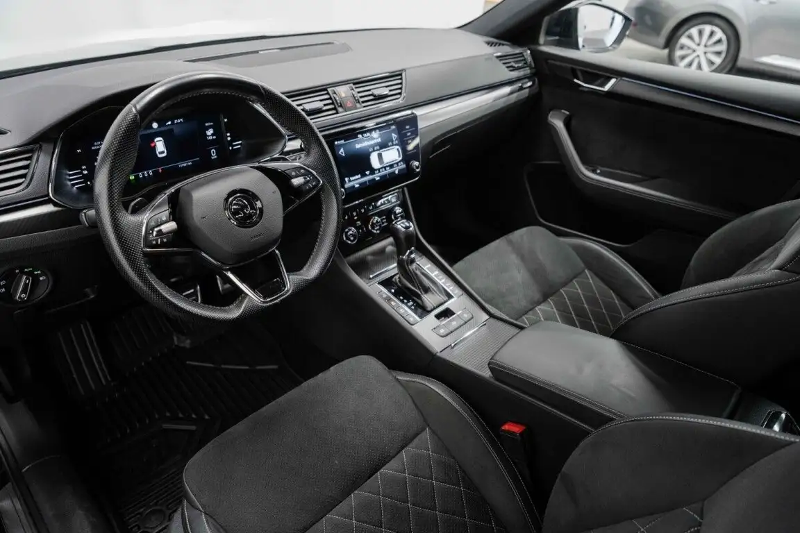 SKODA SUPERB