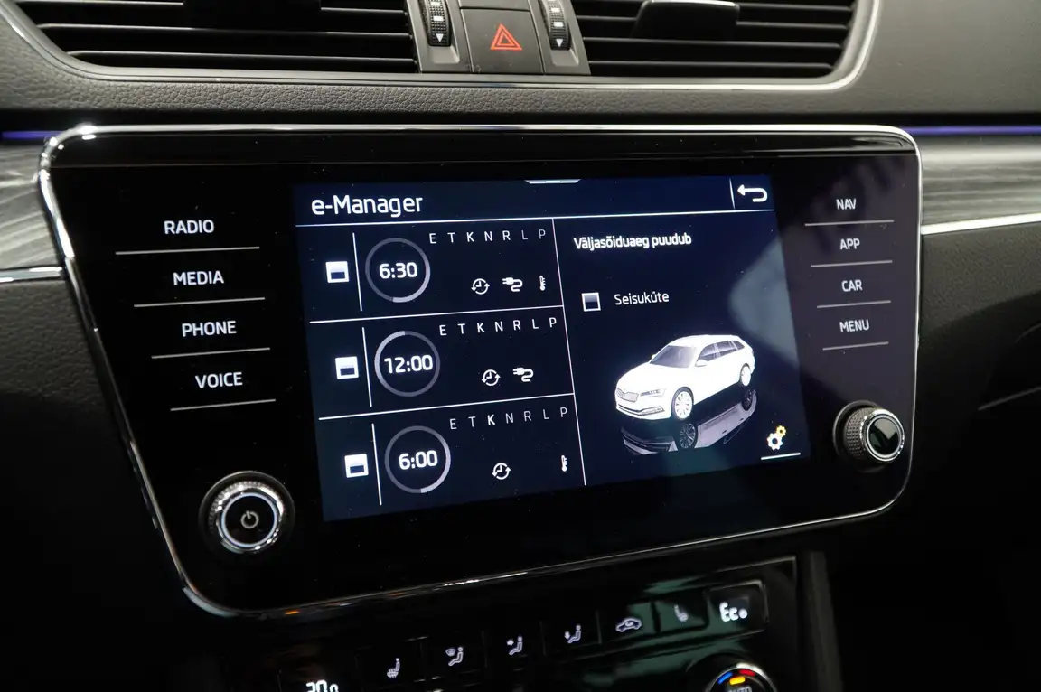 SKODA SUPERB
