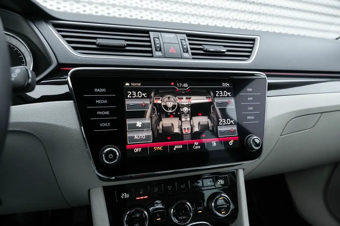 SKODA SUPERB