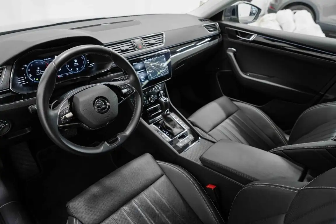 SKODA SUPERB