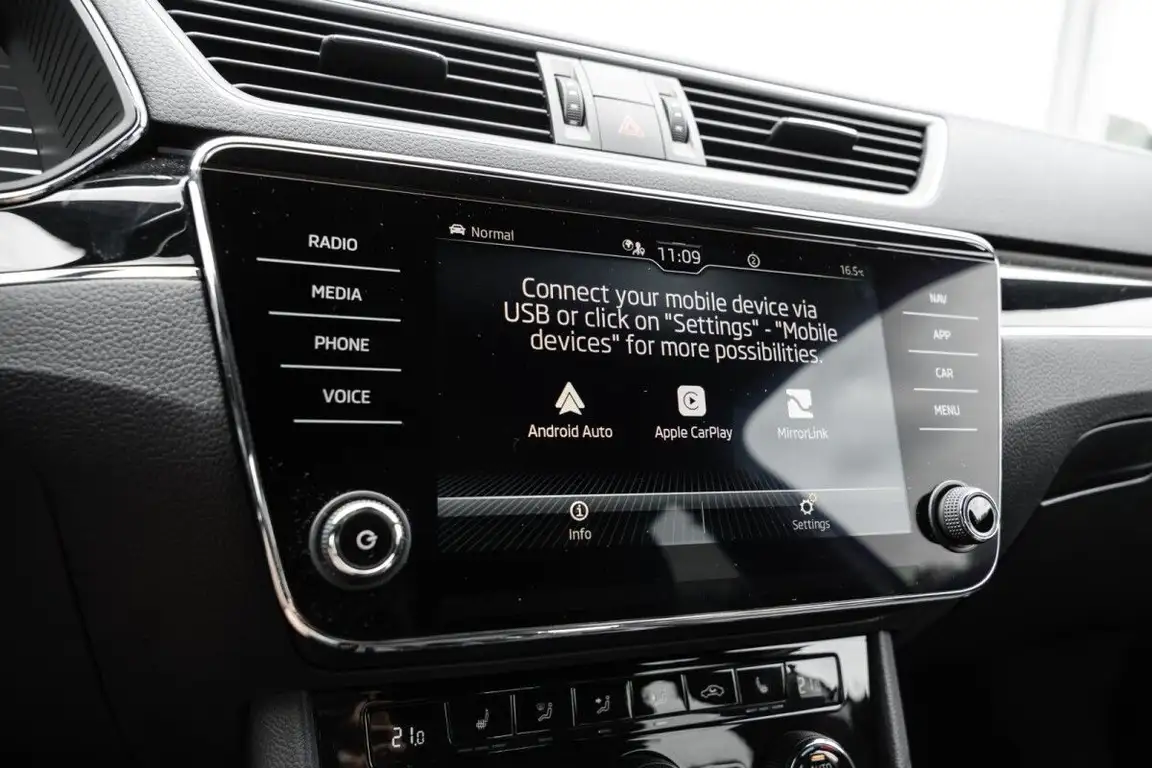 SKODA SUPERB