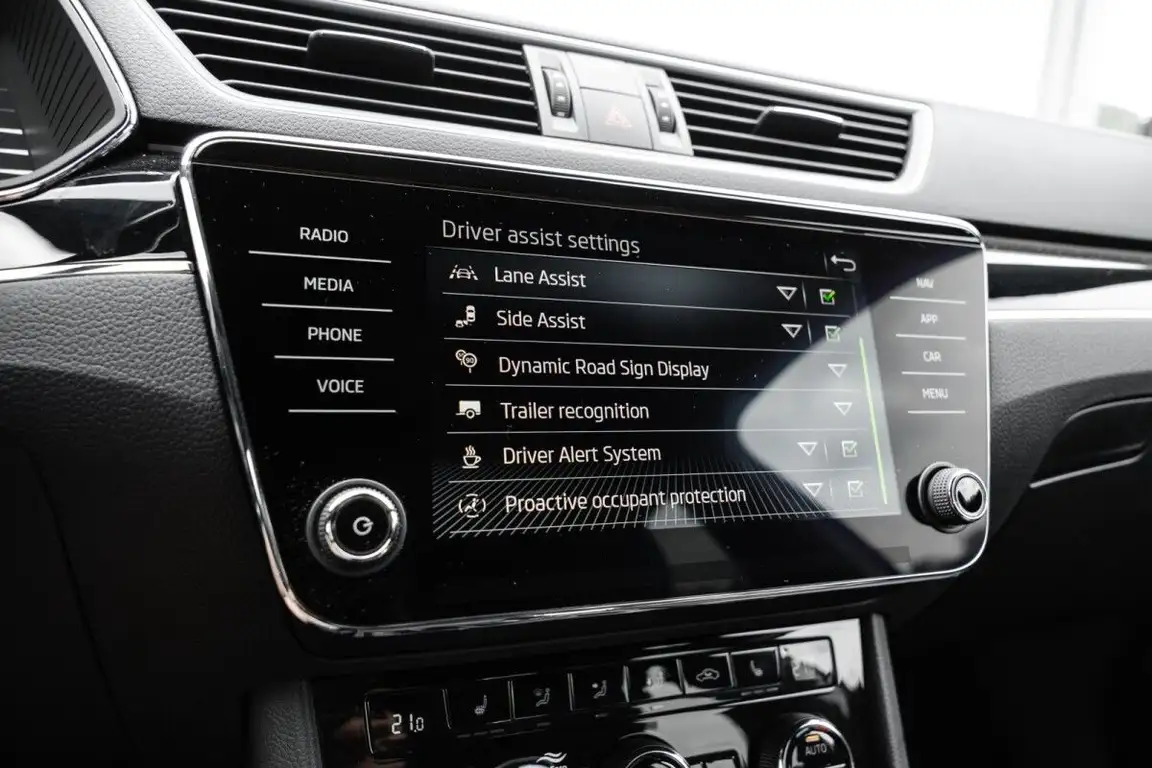 SKODA SUPERB