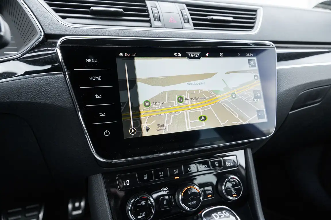 SKODA SUPERB