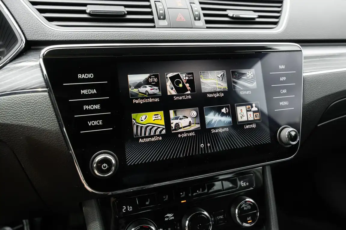 SKODA SUPERB