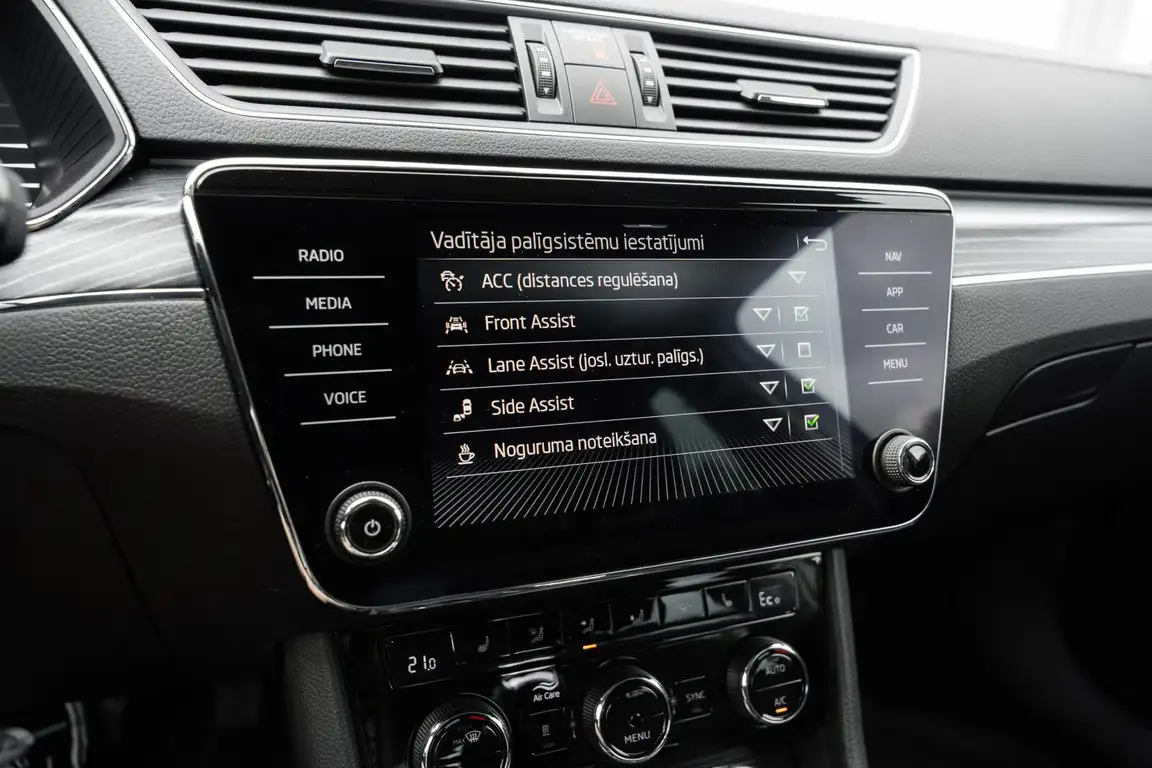 SKODA SUPERB