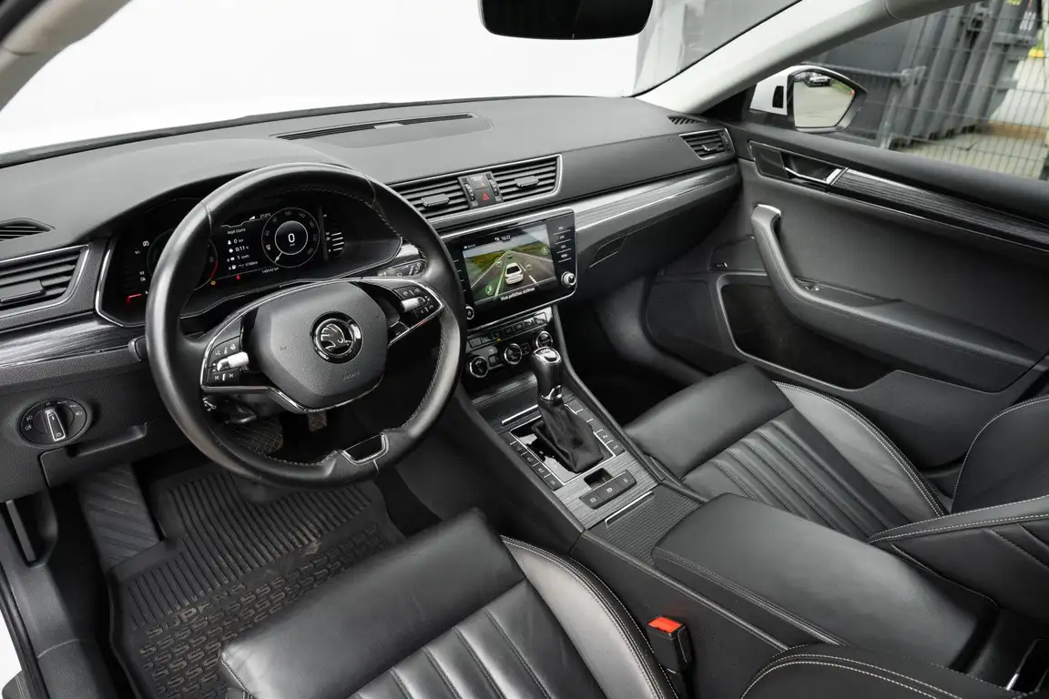 SKODA SUPERB