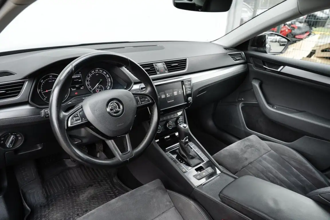 SKODA SUPERB