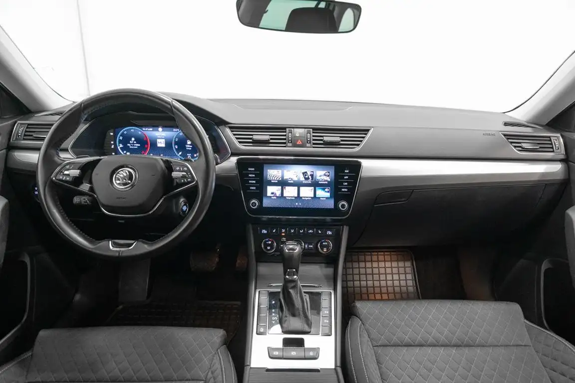 SKODA SUPERB