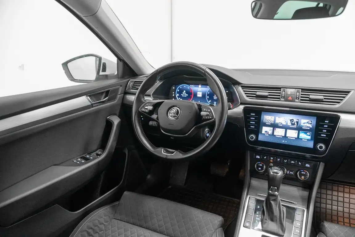 SKODA SUPERB