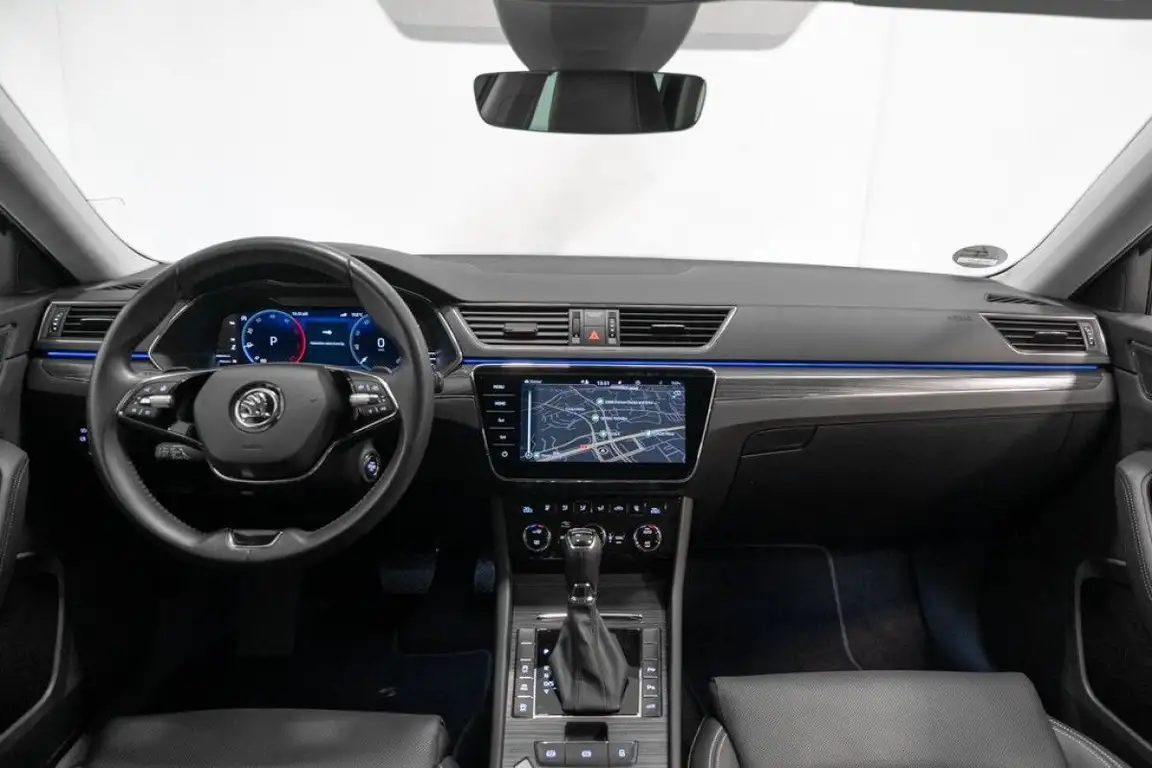 SKODA SUPERB