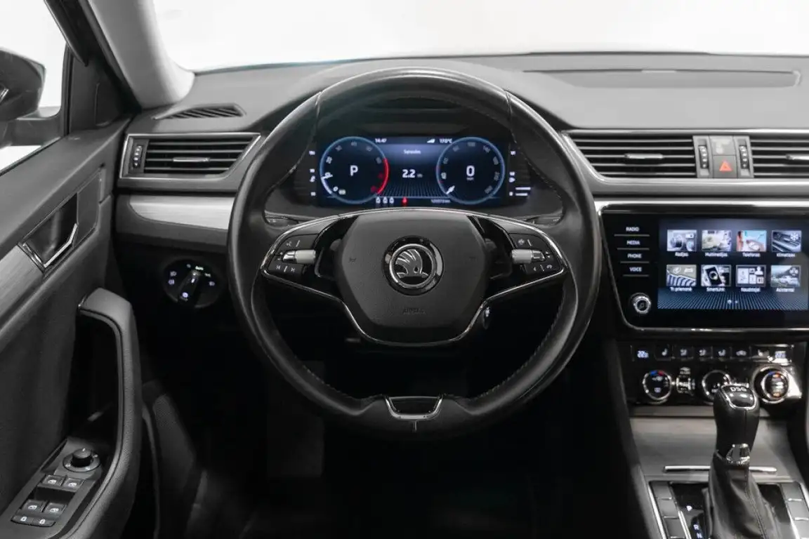 SKODA SUPERB