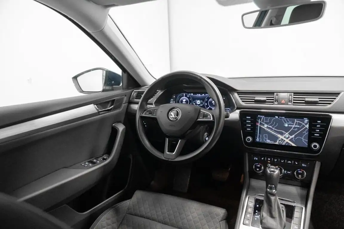 SKODA SUPERB