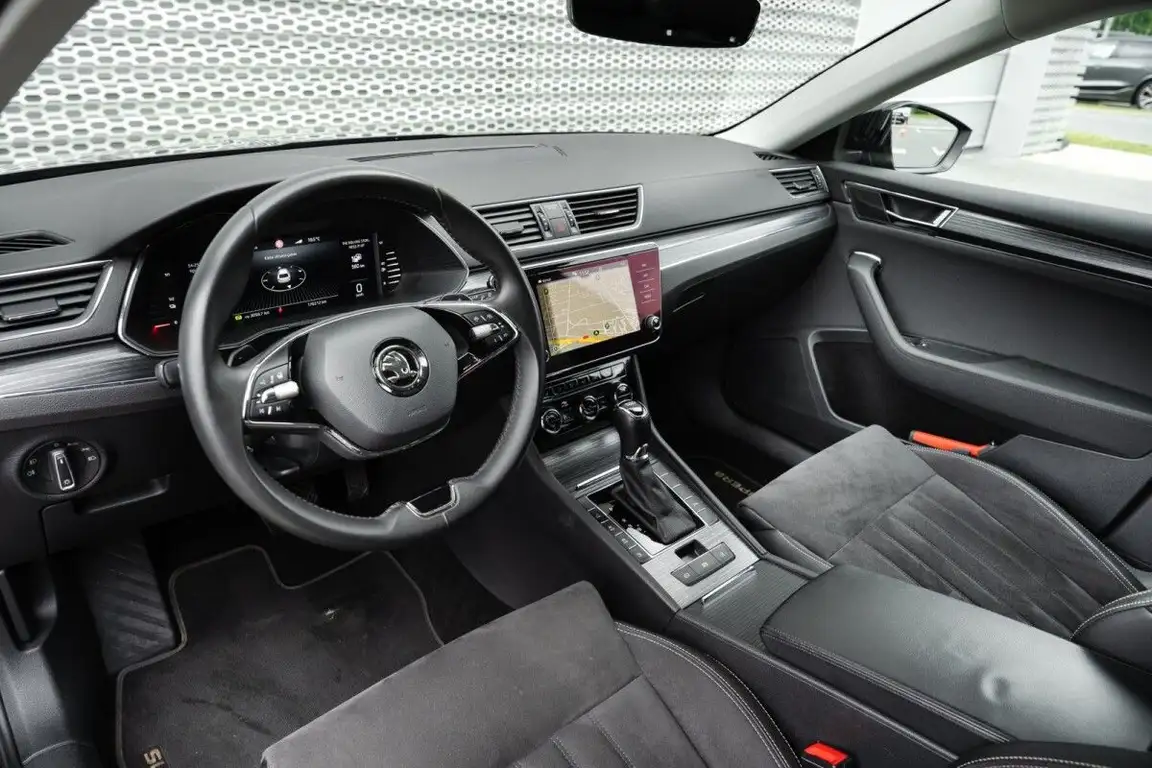 SKODA SUPERB