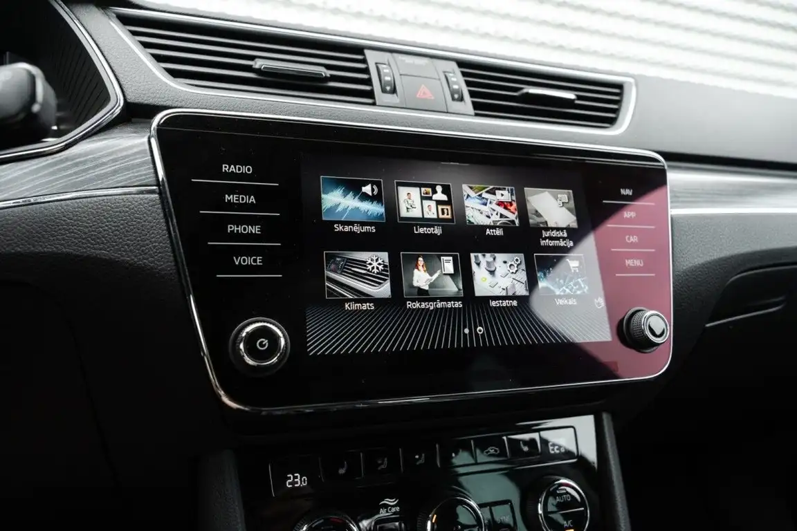 SKODA SUPERB