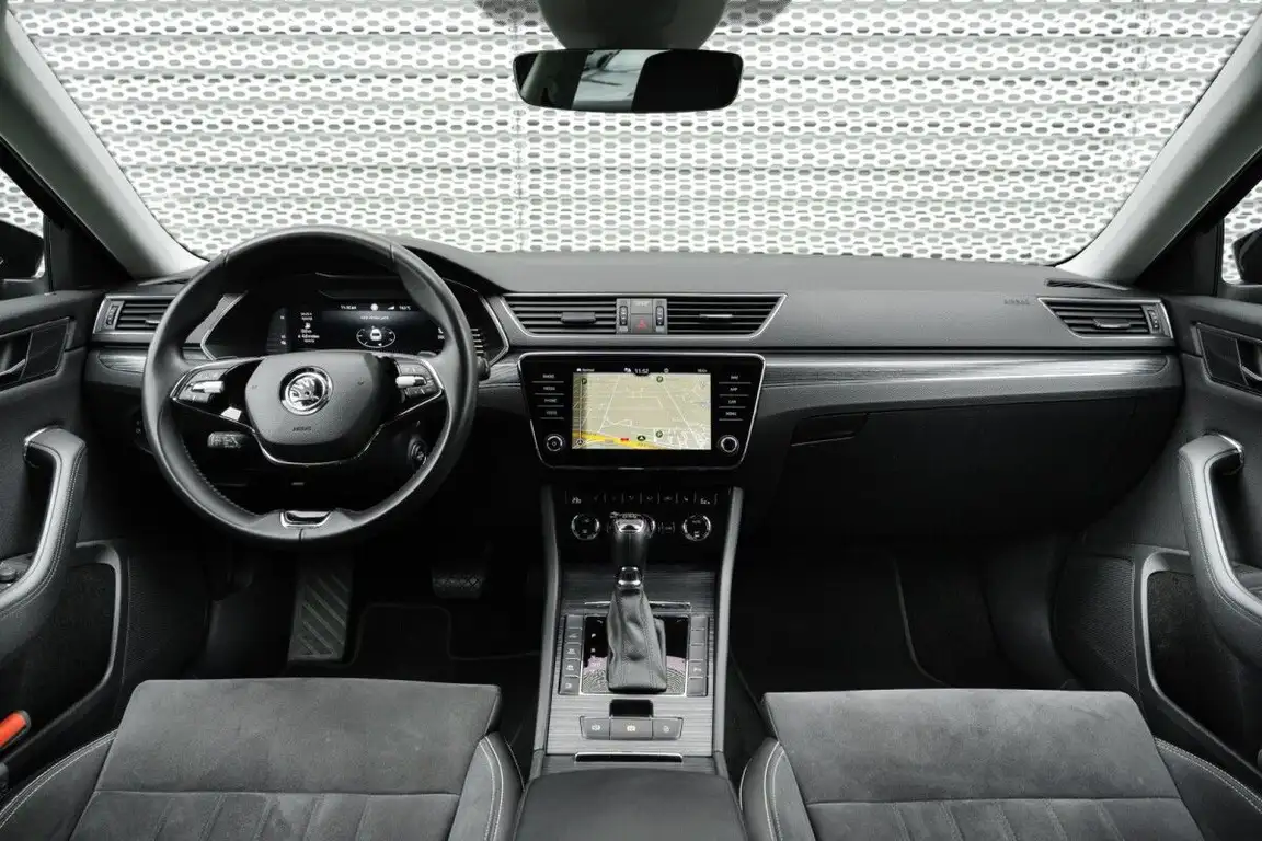 SKODA SUPERB