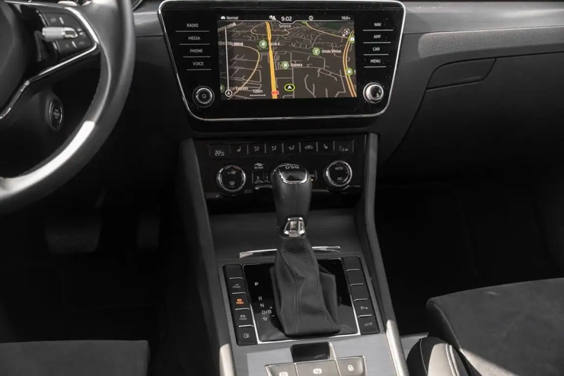 SKODA SUPERB