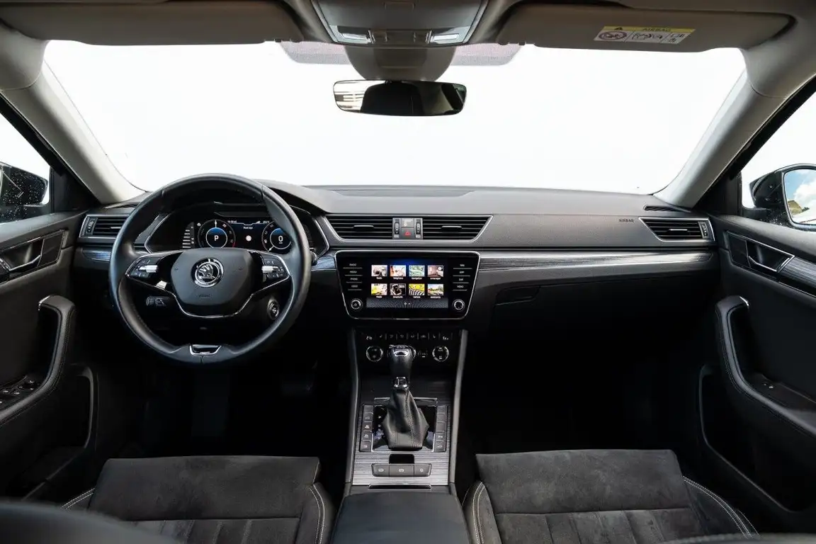 SKODA SUPERB