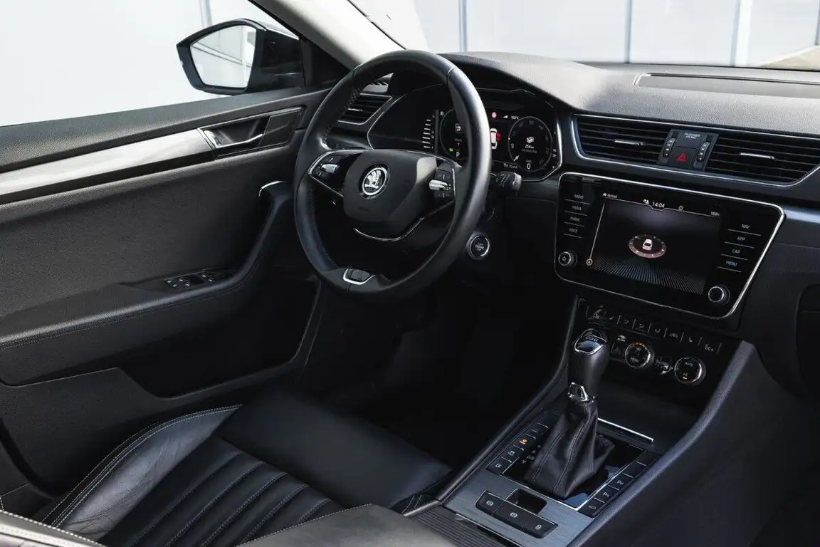 SKODA SUPERB