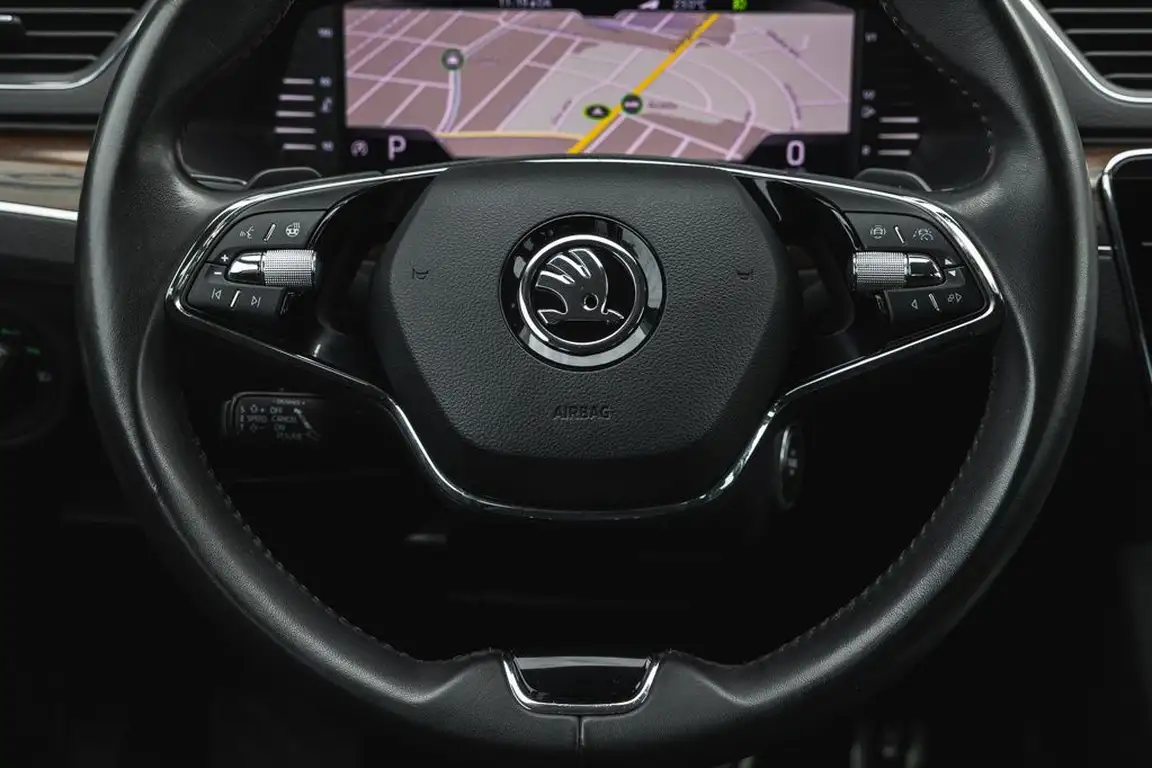 SKODA SUPERB