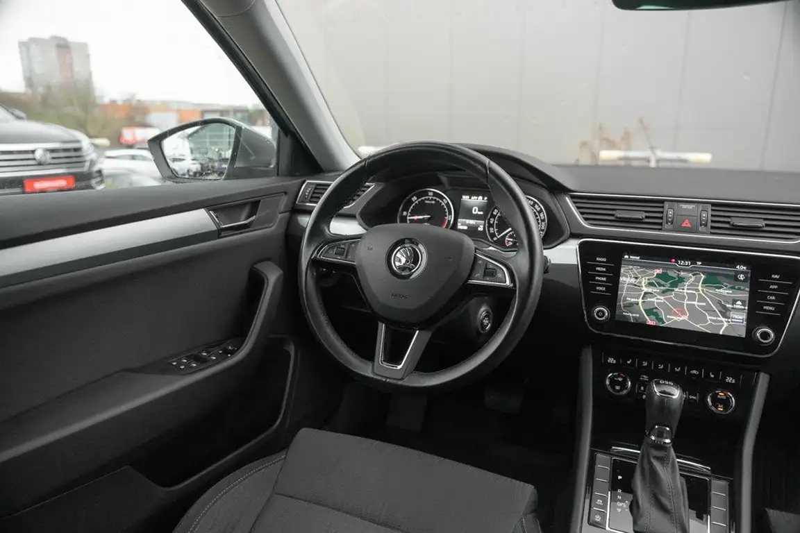 SKODA SUPERB