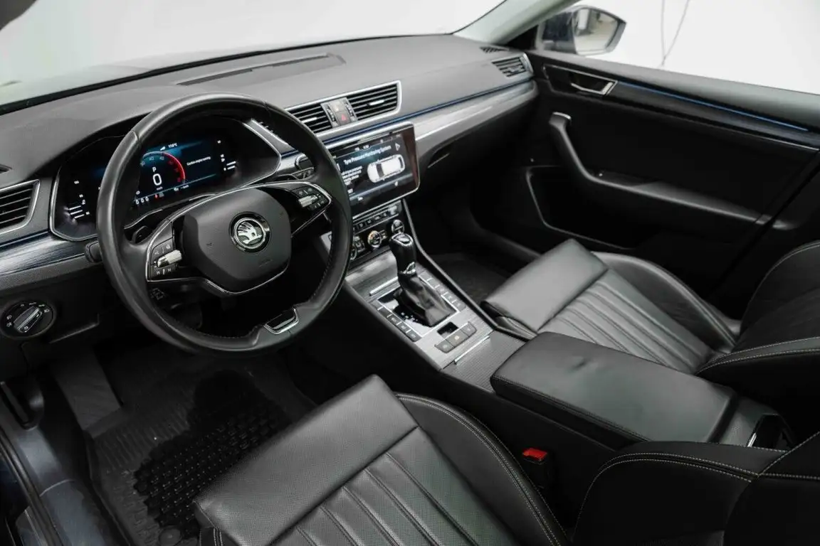 SKODA SUPERB