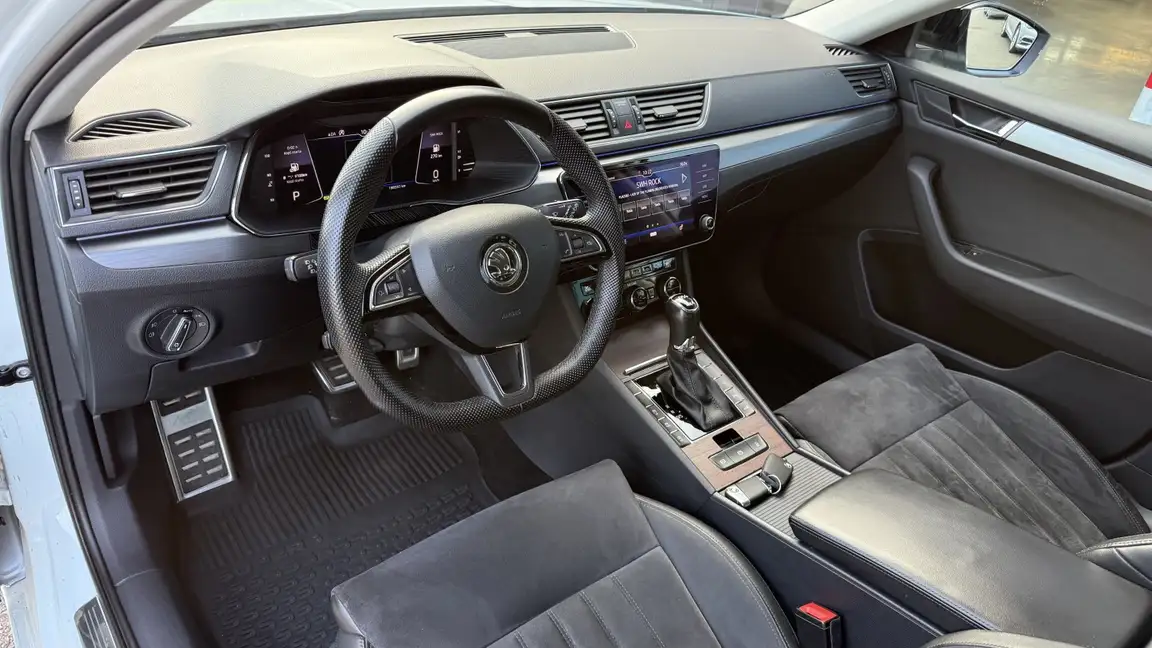 SKODA SUPERB