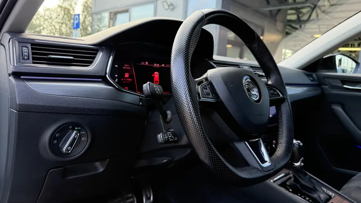 SKODA SUPERB