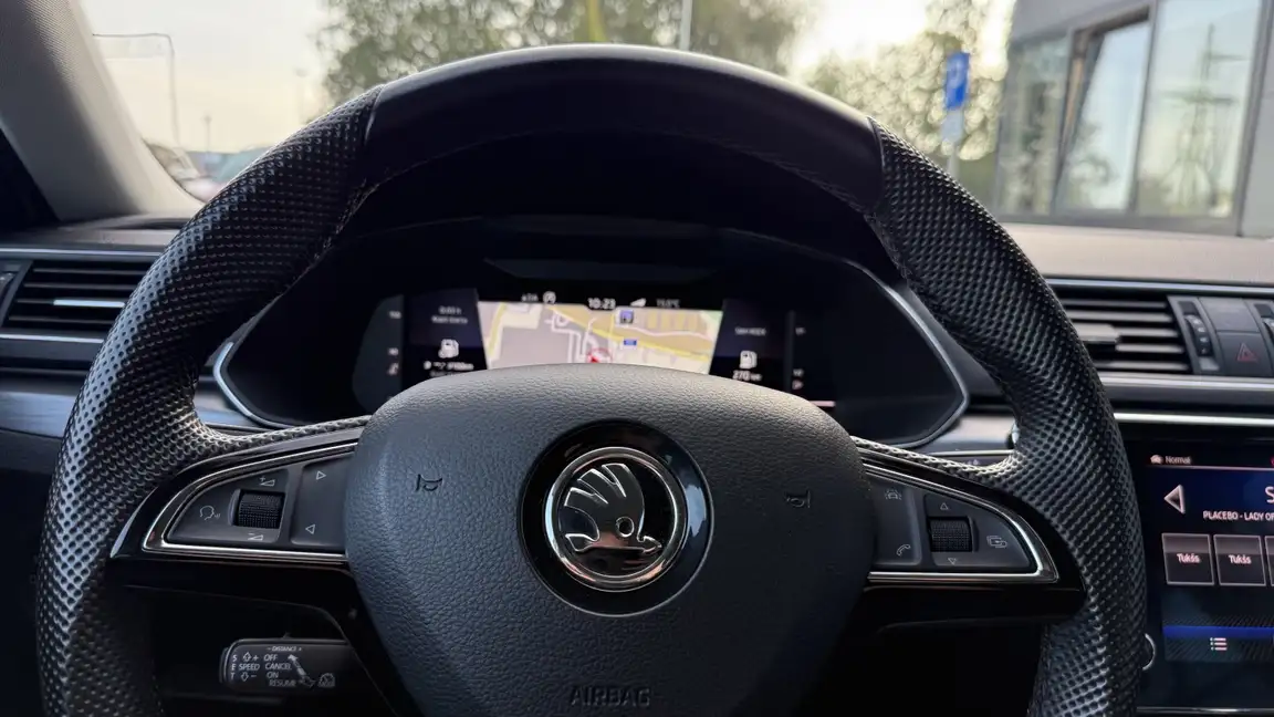 SKODA SUPERB