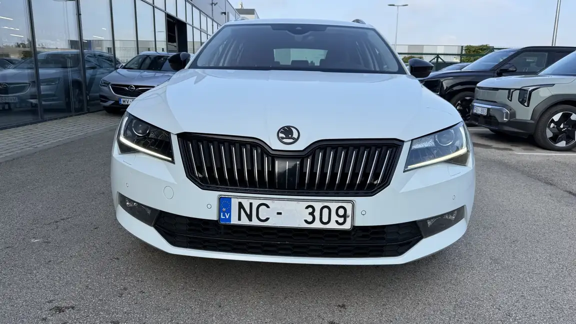 SKODA SUPERB