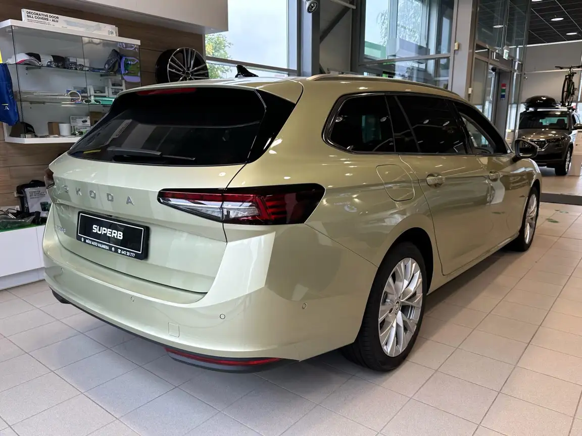 SKODA SUPERB