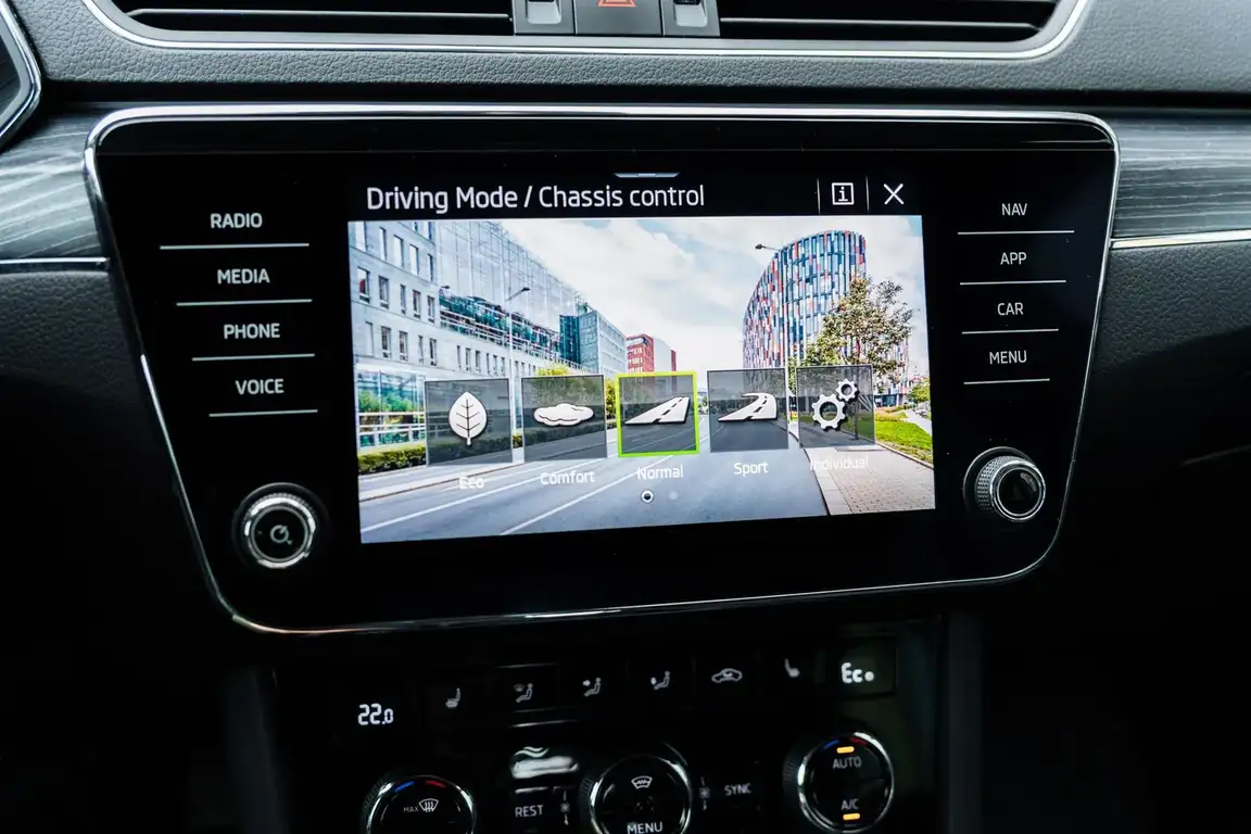 SKODA SUPERB