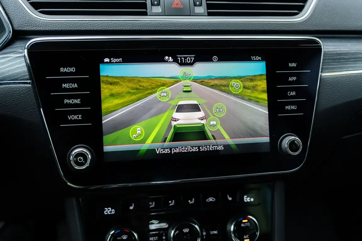 SKODA SUPERB