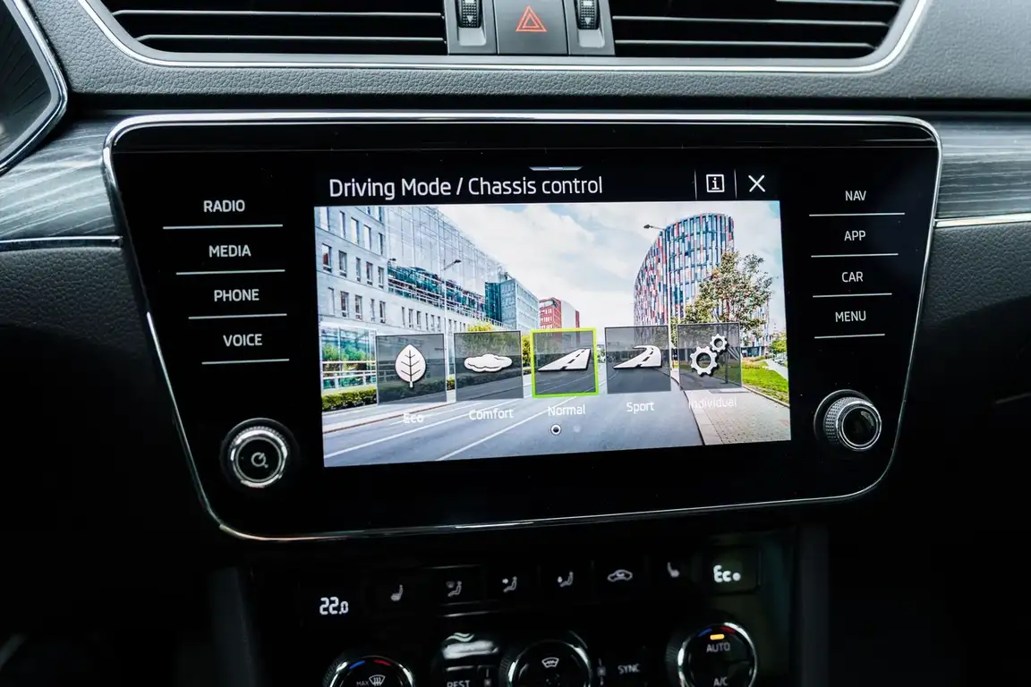 SKODA SUPERB