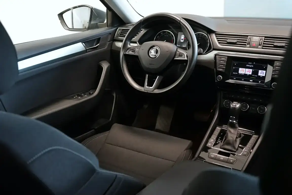 SKODA SUPERB