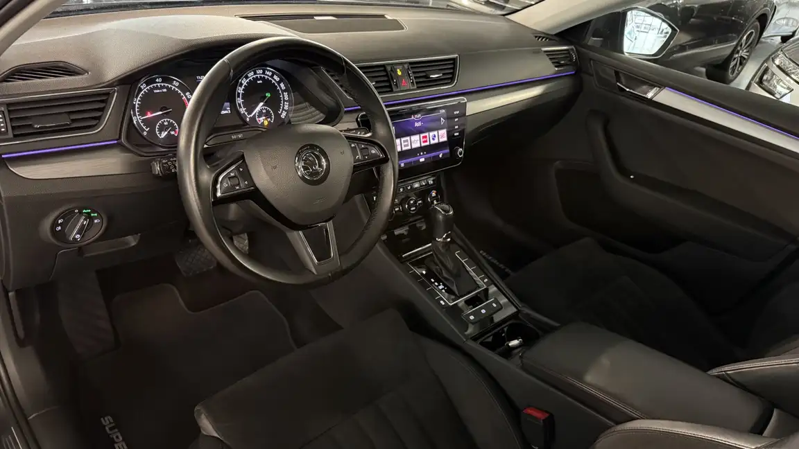 SKODA SUPERB