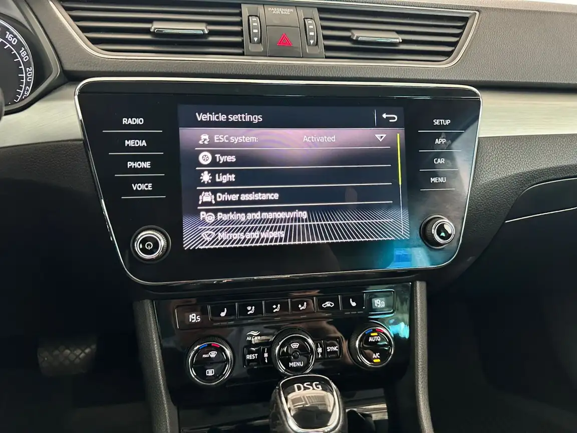 SKODA SUPERB