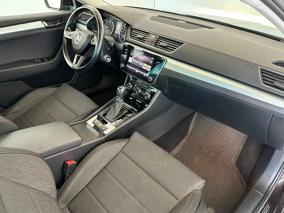 SKODA SUPERB