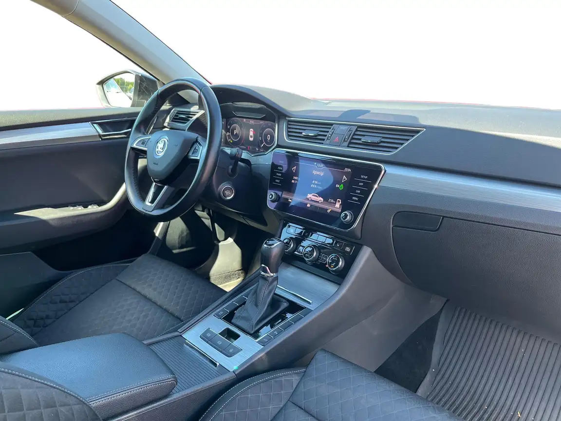 SKODA SUPERB