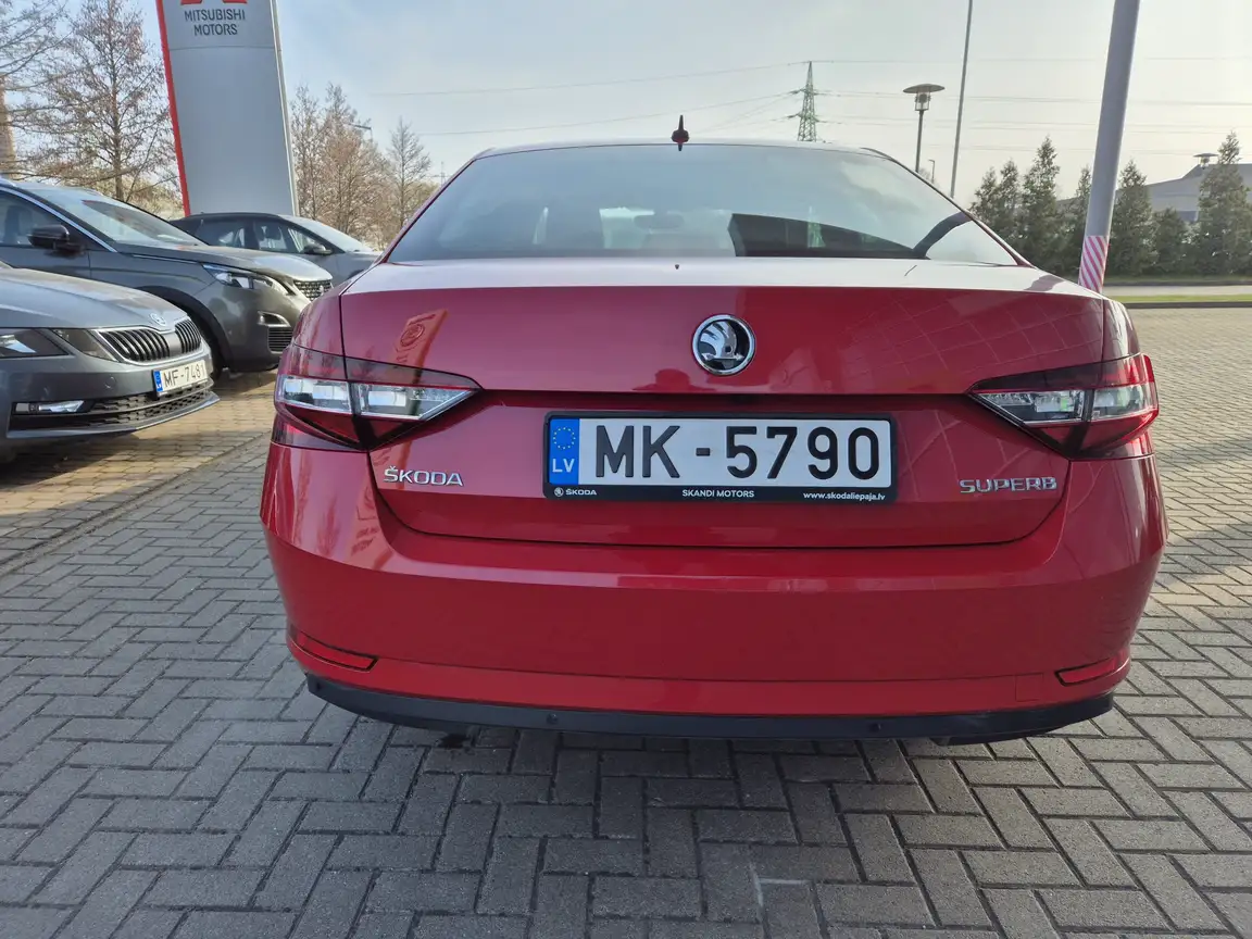 SKODA SUPERB