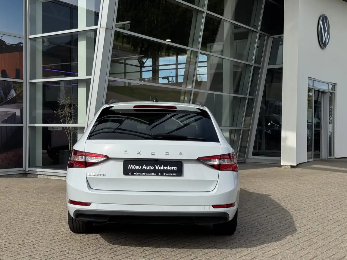 SKODA SUPERB