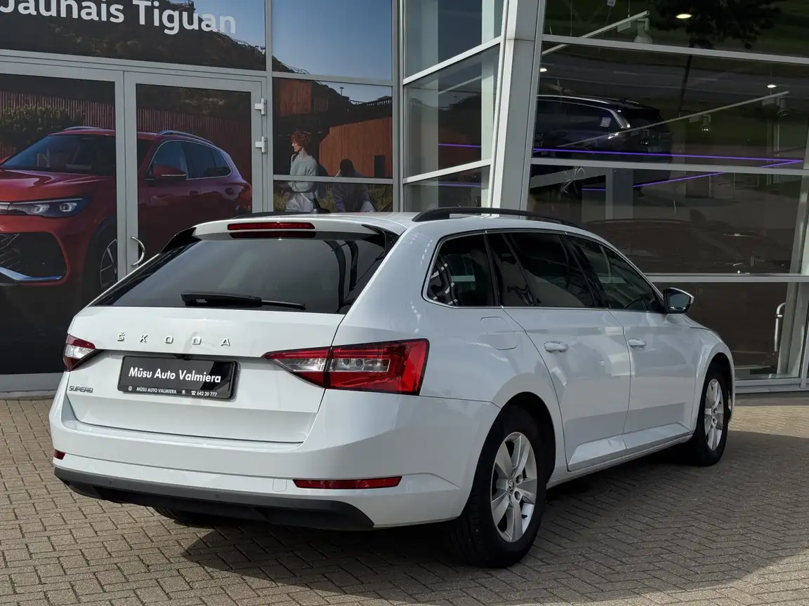 SKODA SUPERB
