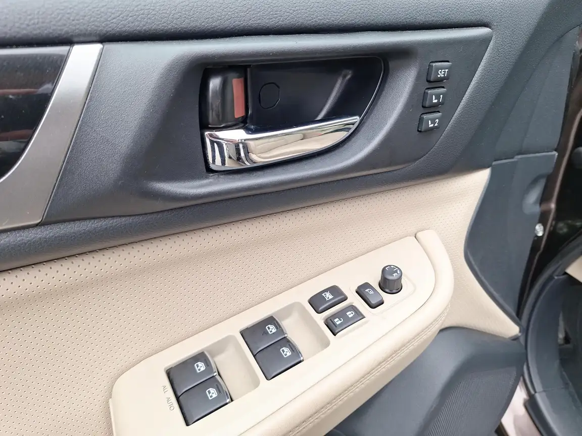 SUBARU OUTBACK