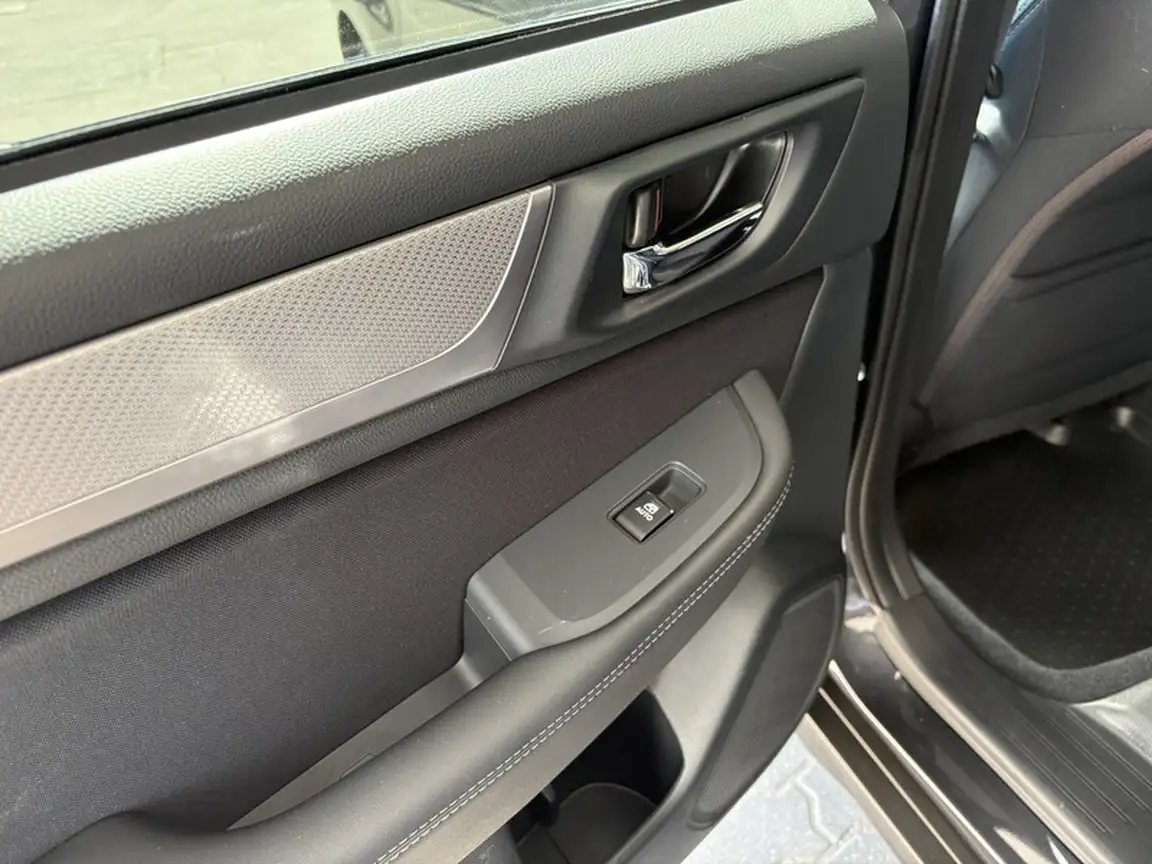 SUBARU OUTBACK